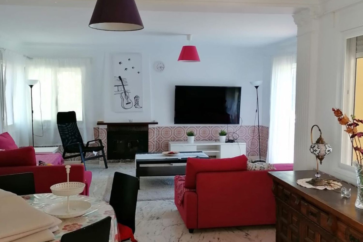 Продажа отдельного шале в  Calle Motril s/n, Бенальмадена photo 4