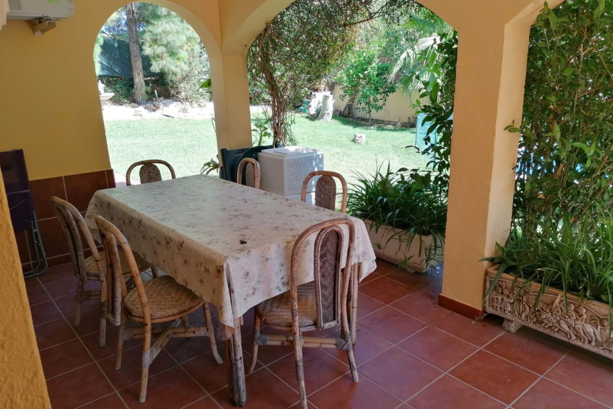 Продажа отдельного шале в  Calle Motril s/n, Бенальмадена photo 5