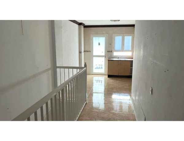 Bajo en venta en Calle la Caballa, La Oliva thumbnail 1
