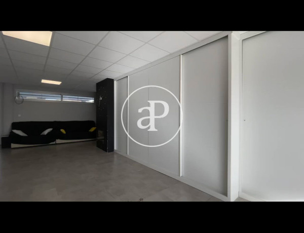 Chalet adosado en venta en  Calle Roíc de Corella , Gandia photo 1