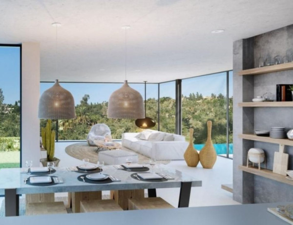 Chalet independiente en venta en Benamara - Atalaya , Estepona thumbnail 2