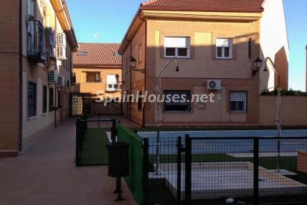 Venta de duplex en , El Viso de San Juan photo 4