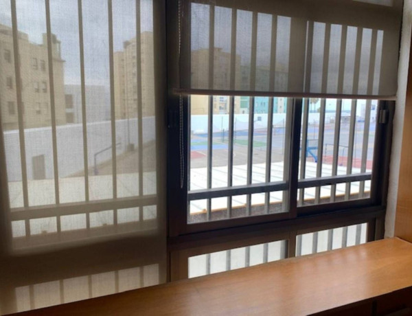 Bajo en venta en  Avenida Andalucía, Cádiz photo 4