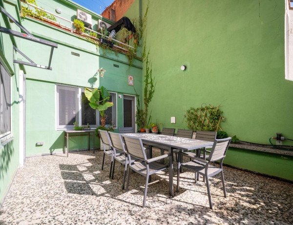 Semi-detached house for sale in Centre , Badalona thumbnail 2
