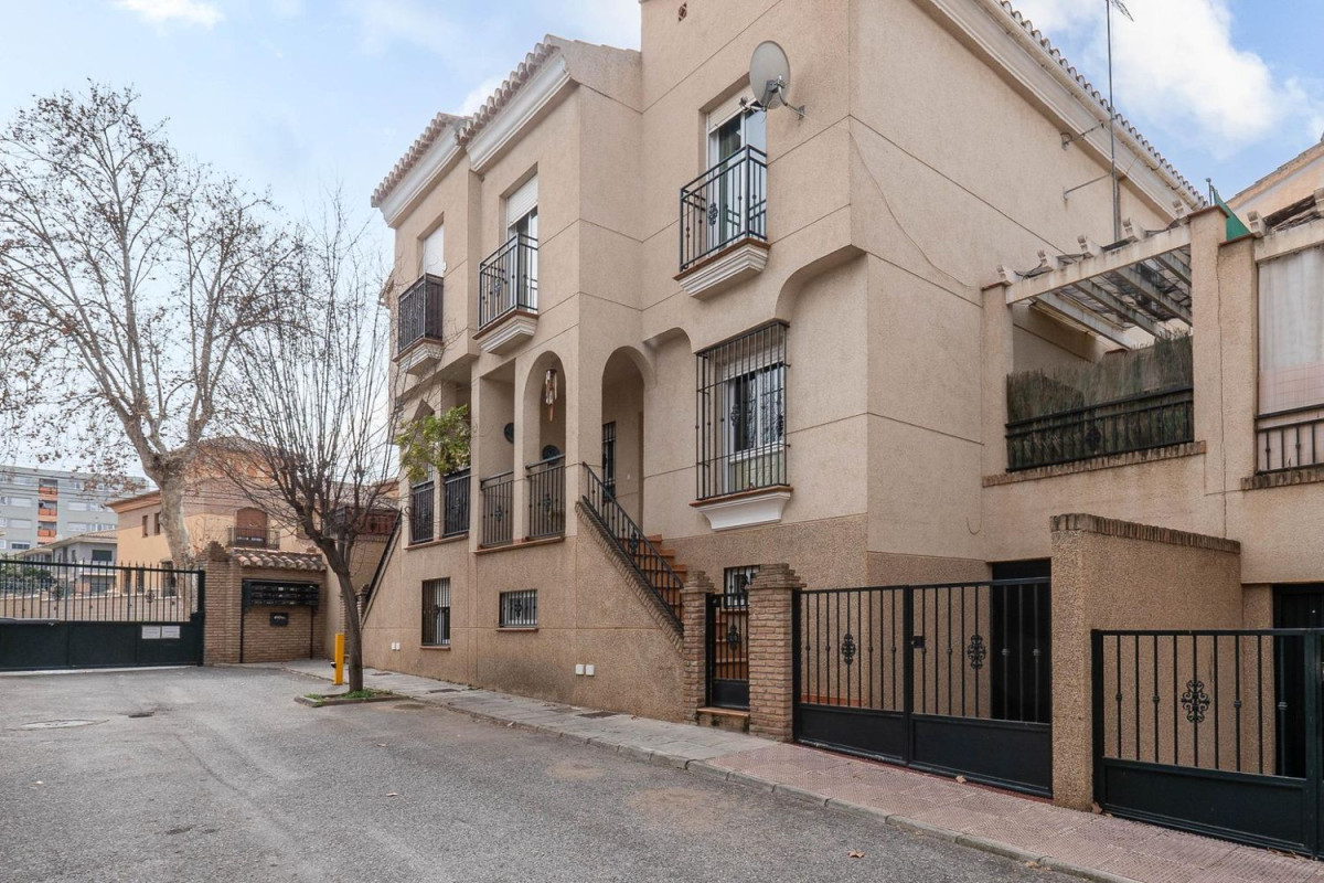 Sale of townhouse in  Carretera Motril , Alhendín photo 2