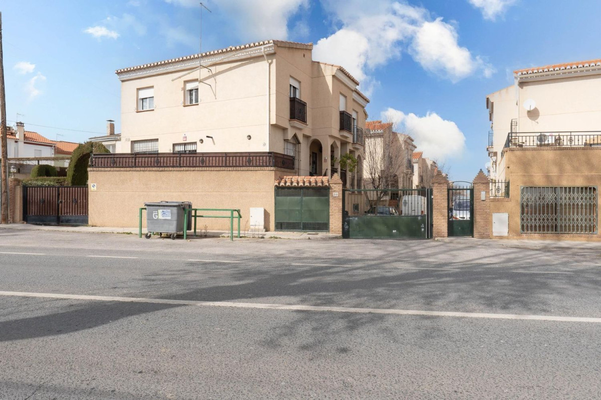 Sale of townhouse in  Carretera Motril , Alhendín photo 5