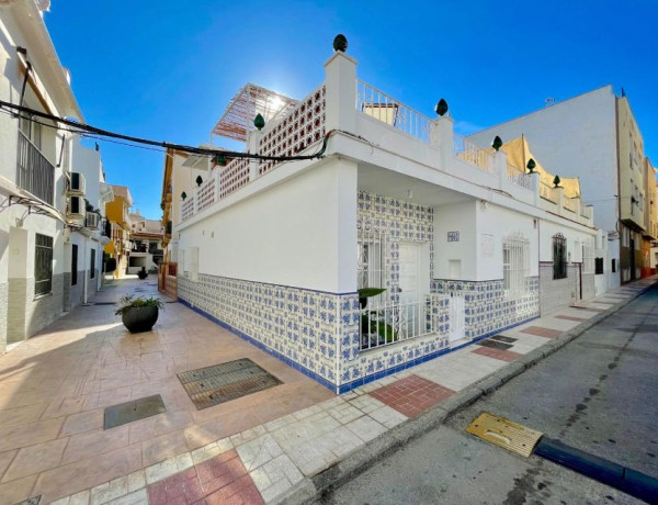 Chalet independiente en venta en Centro , Torremolinos photo 1