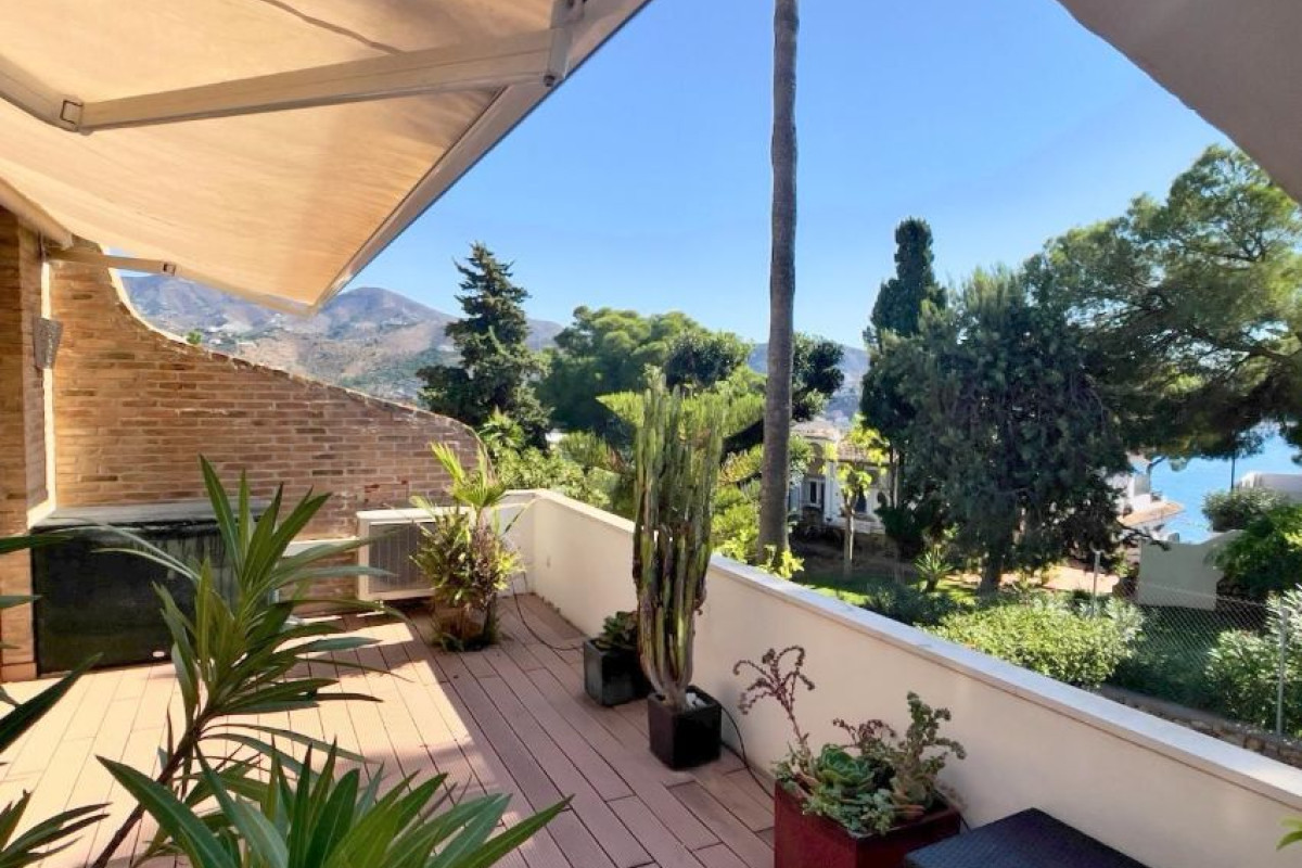 Sale of apartment in La Herradura, Almuñécar
photo 1