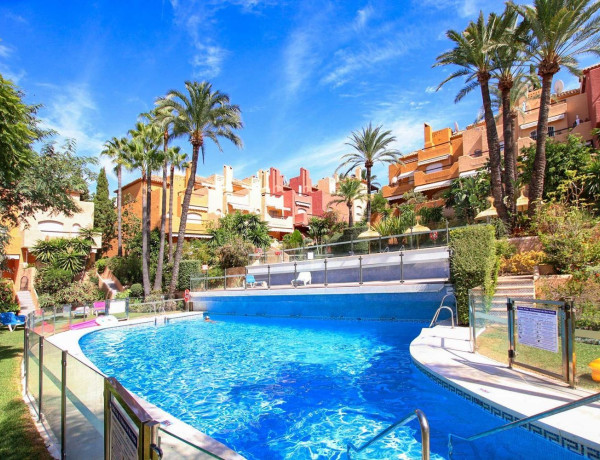 Chalet adosado en venta en Nueva Andalucía , Marbella thumbnail 2