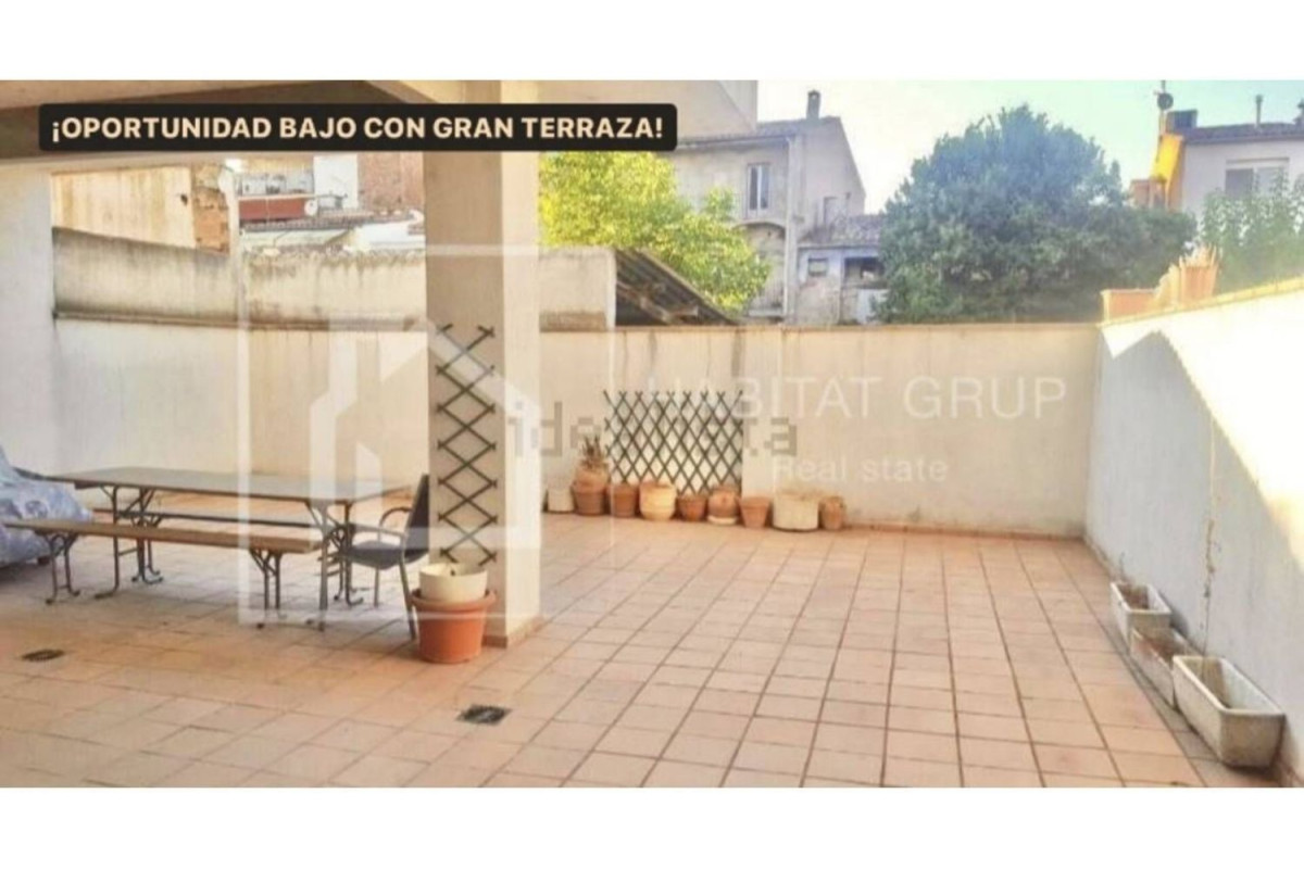 Venta de bajo en Calle Major, 181, Salt
photo 1