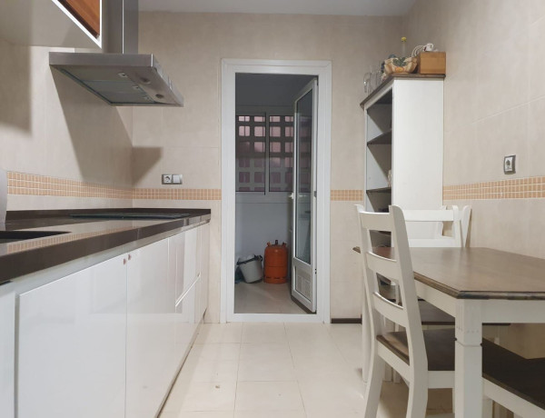 Продажа квартиры в  El Zabal-Santa Margarita , La Linea de la Concepcion photo 4