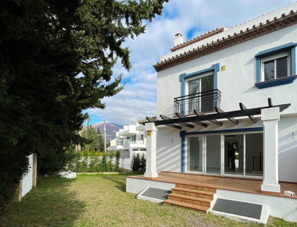 Chalet adosado en venta en Costa Natura , Estepona photo 1