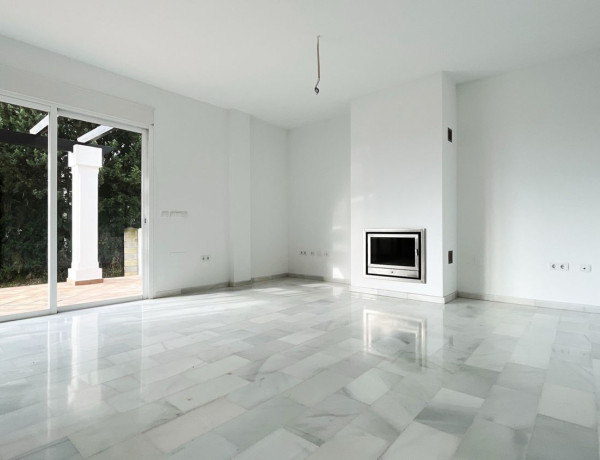 Chalet adosado en venta en Costa Natura , Estepona thumbnail 1