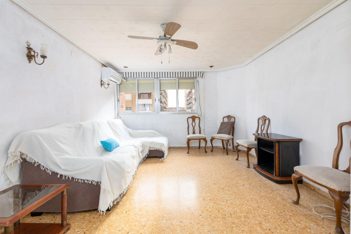 Продажа квартиры на Calle Paco Pierra, Валенсия
 photo 2