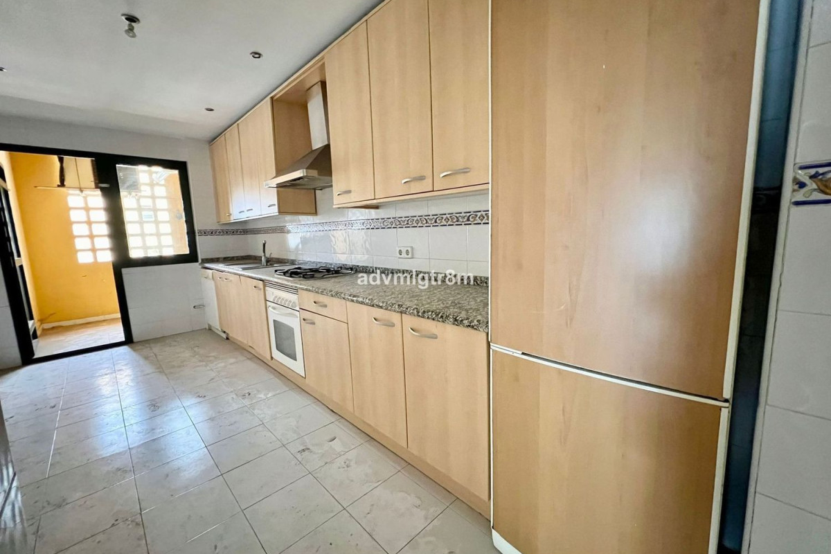 Sale of apartment in San Pedro de Alcántara, Marbella
 photo 3