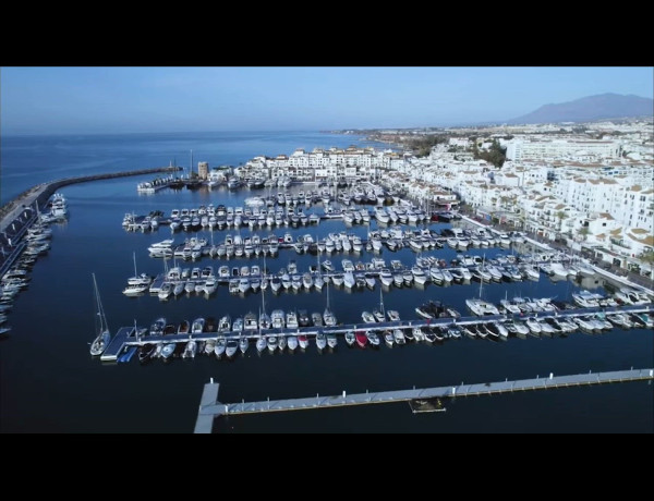 Penthouse for sale in Muelle ribera, 27, Marbella photo 1