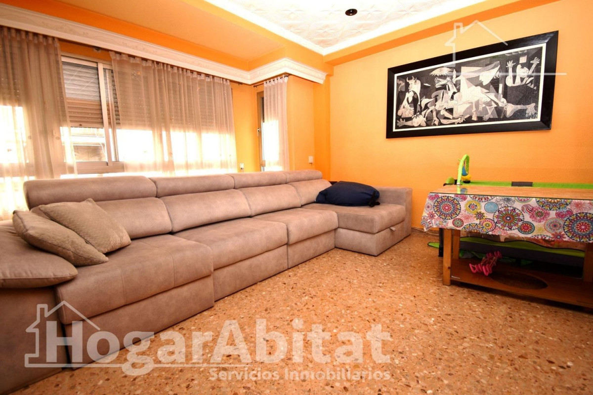 Недвижимость на продажу и в аренду в Испании photo 1