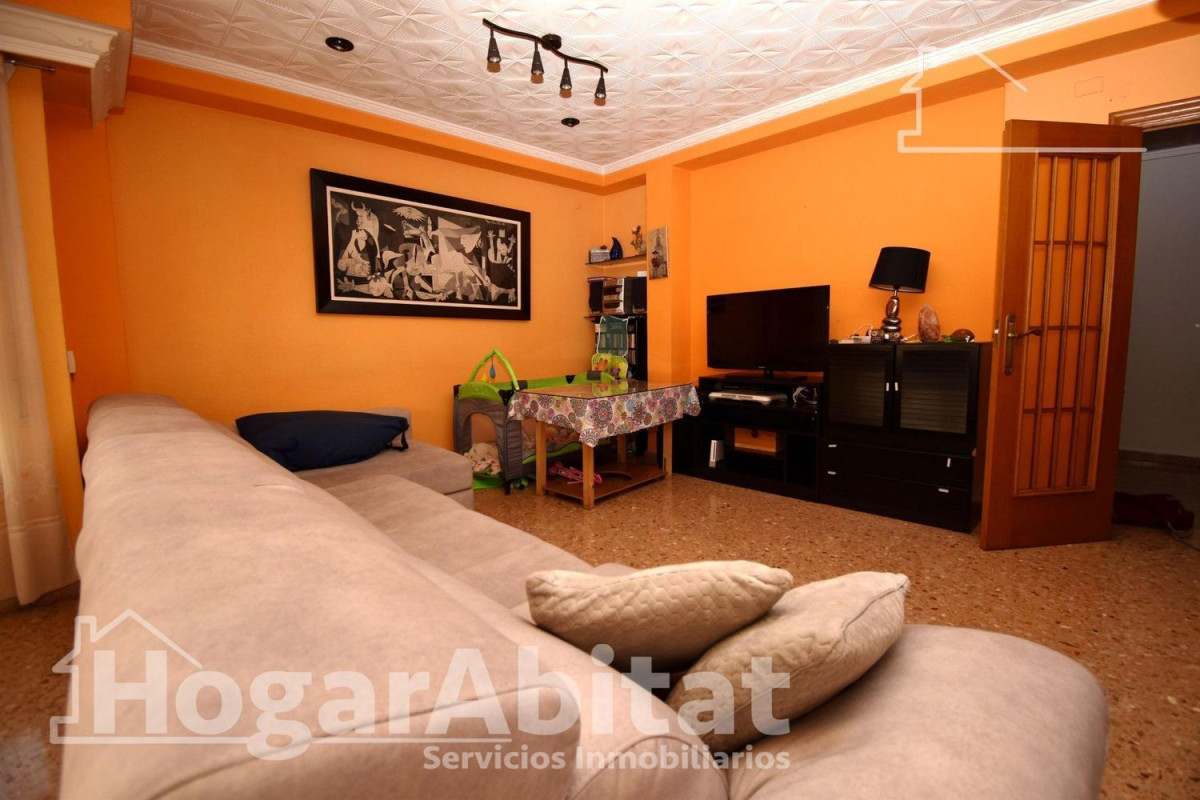 Недвижимость на продажу и в аренду в Испании photo 2