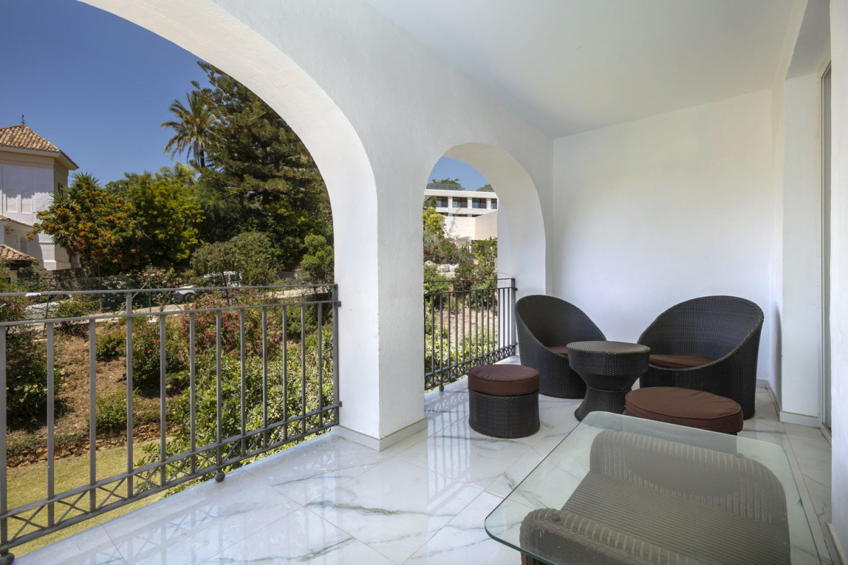 Sprzedaż niezależnego domku jednorodzinnego w Las Chapas-El Rosario , Marbella photo 2