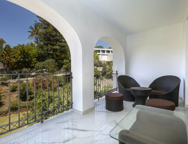 Detached villa for sale in  Las Chapas-El Rosario , Marbella photo 2
