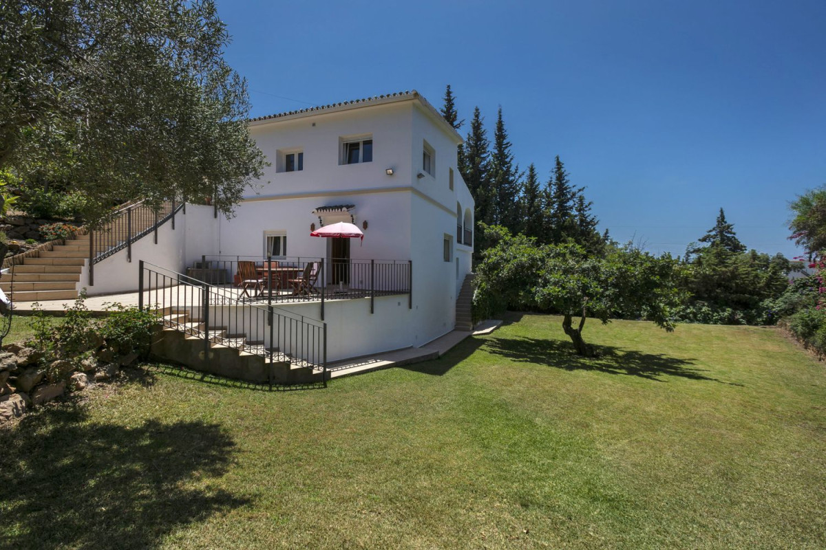 Sprzedaż niezależnego domku jednorodzinnego w Las Chapas-El Rosario , Marbella photo 4