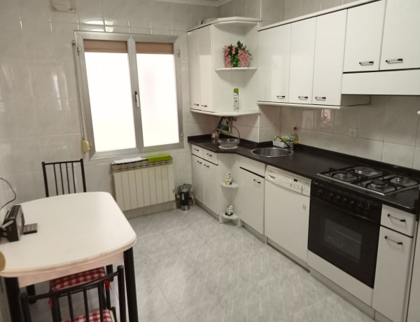 Piso en venta en  BEATO TOMAS DE ZUMARRAGA, Vitoria-Gasteiz photo 1