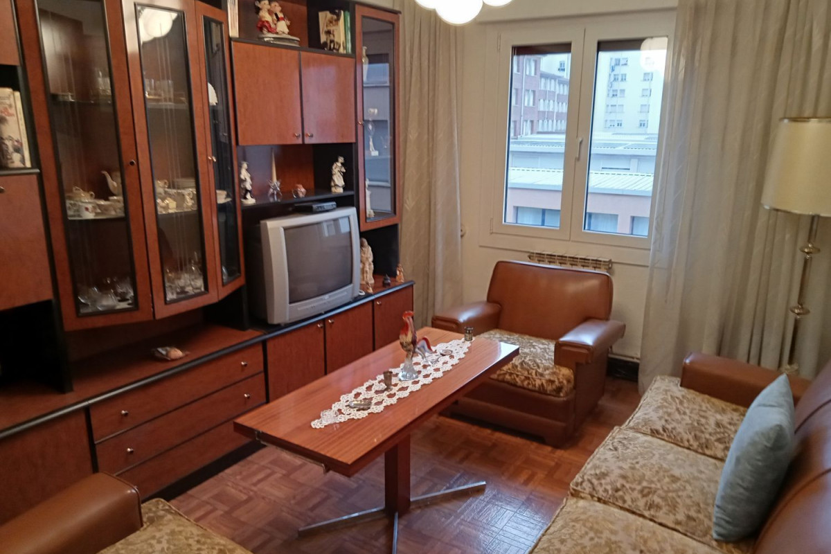 Venta de piso en BEATO TOMAS DE ZUMARRAGA, Vitoria-Gasteiz
photo 2