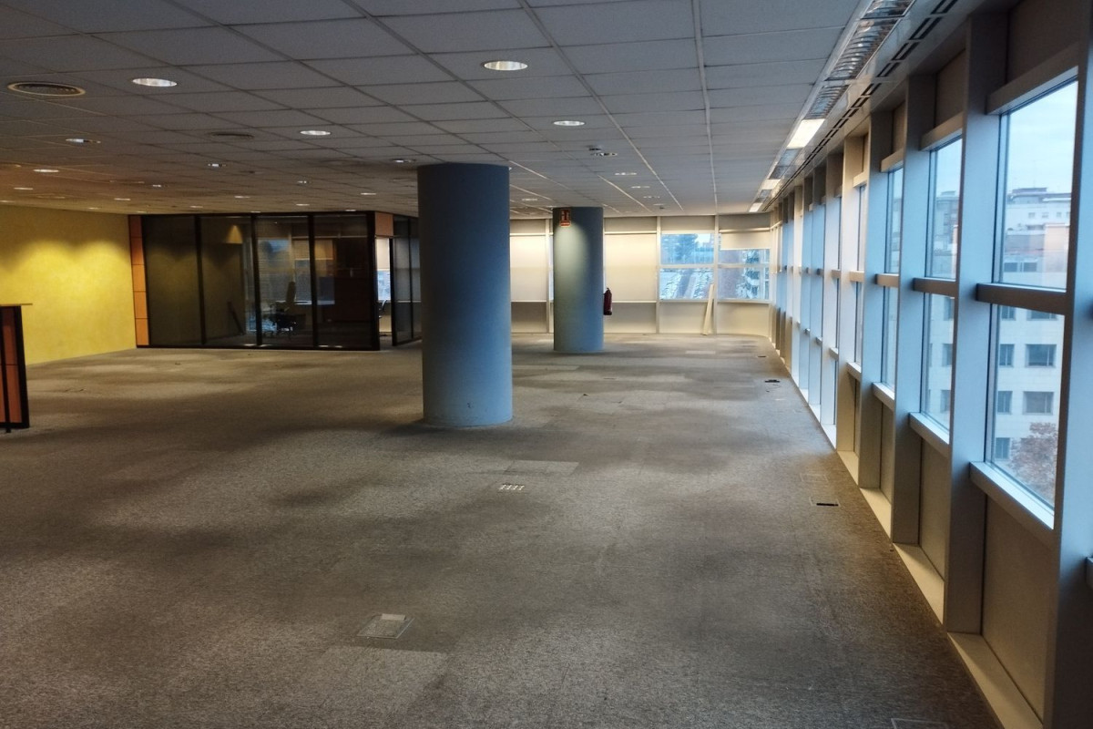 Продажа офиса на  Avenida de Francesc Macià, 60 , Сабадель photo 2