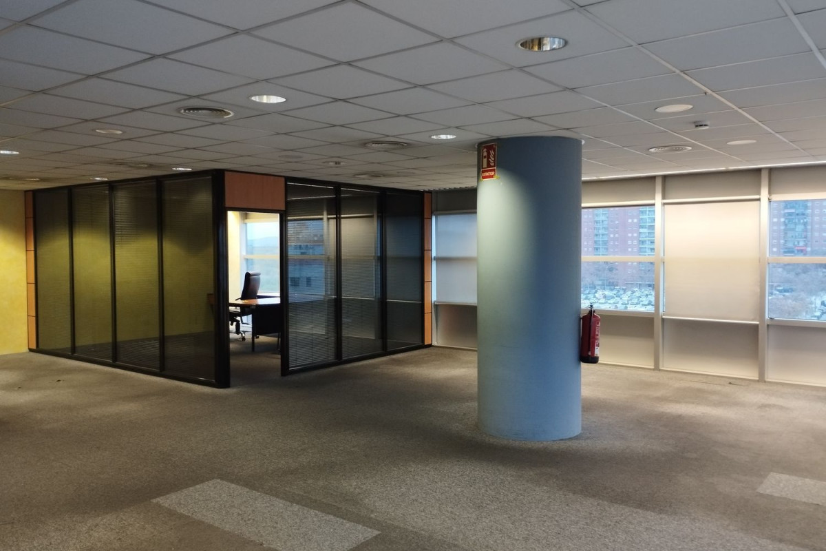 Продажа офиса на  Avenida de Francesc Macià, 60 , Сабадель photo 3