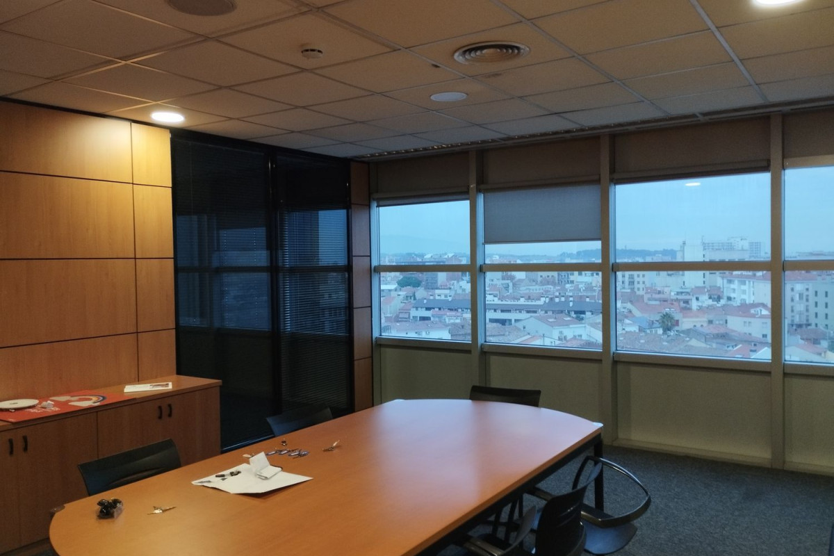 Продажа офиса на  Avenida de Francesc Macià, 60 , Сабадель photo 4