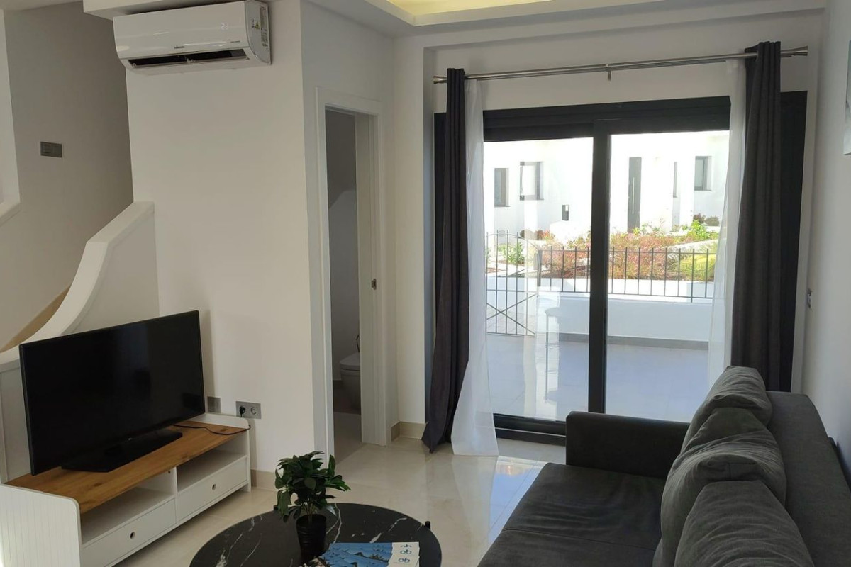 Sale of townhouse in Avenida J.M. Galván Bello , San Miguel de Abona photo 2