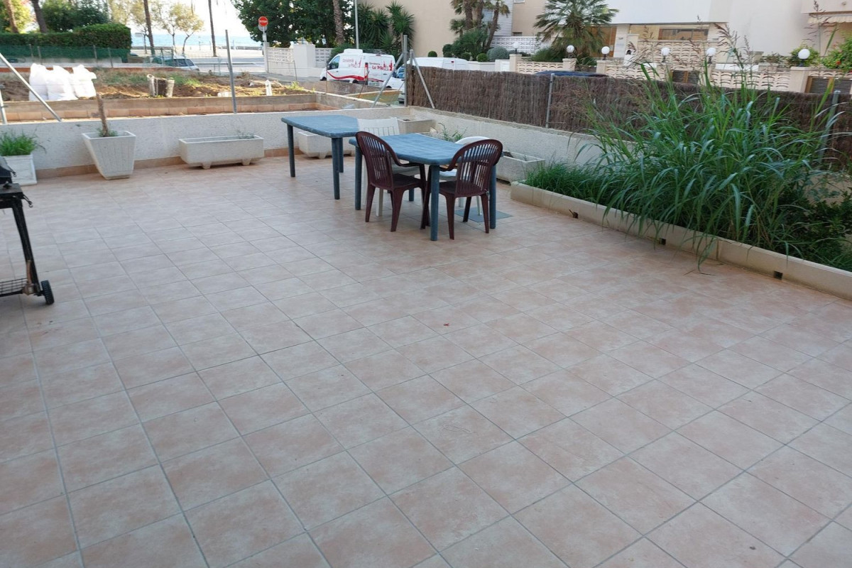 Продажа квартиры на Calle de Joan Salvat-Papasseit, 6, Калафель
 photo 2