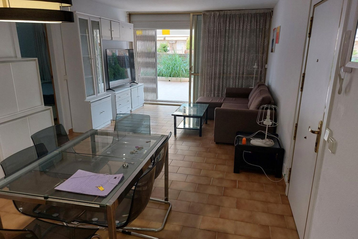 Продажа квартиры на Calle de Joan Salvat-Papasseit, 6, Калафель
 photo 4