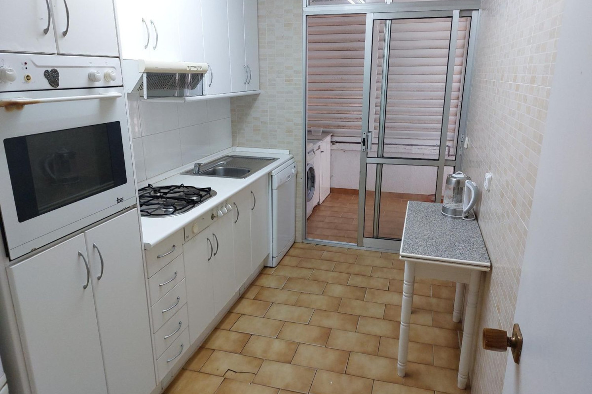 Продажа квартиры на Calle de Joan Salvat-Papasseit, 6, Калафель
 photo 5
