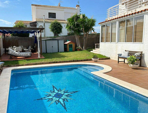 Detached villa for sale in  Residencial , Cunit photo 3