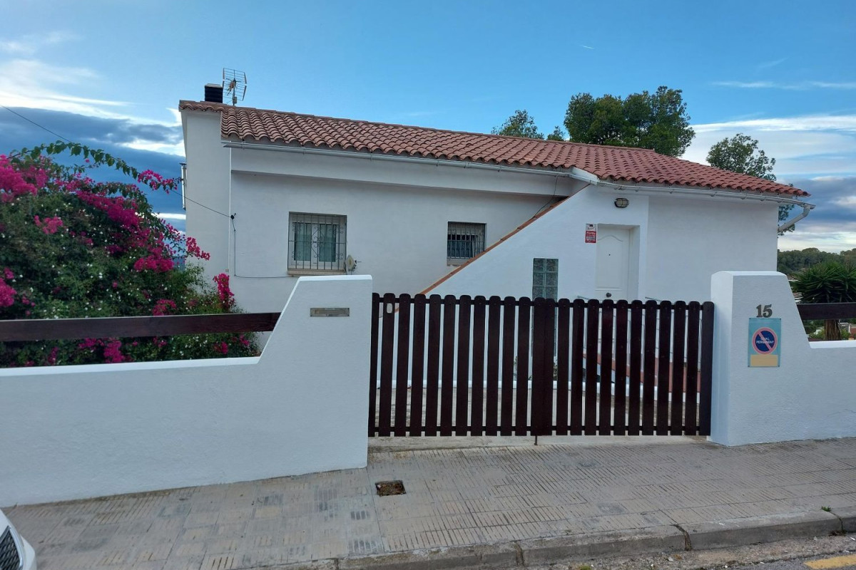 Sale of independent chalet in Calle Alp, Calafell
 photo 2