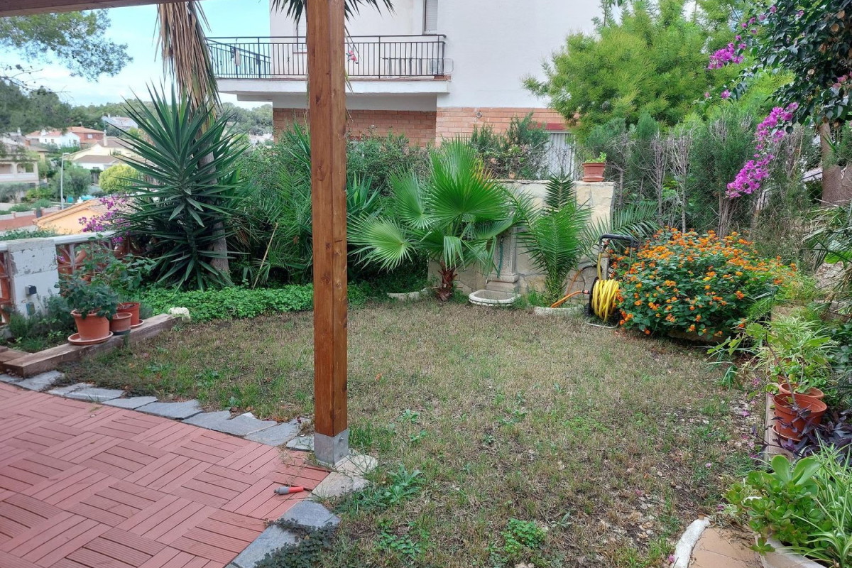 Sale of independent chalet in Calle Alp, Calafell
 photo 3