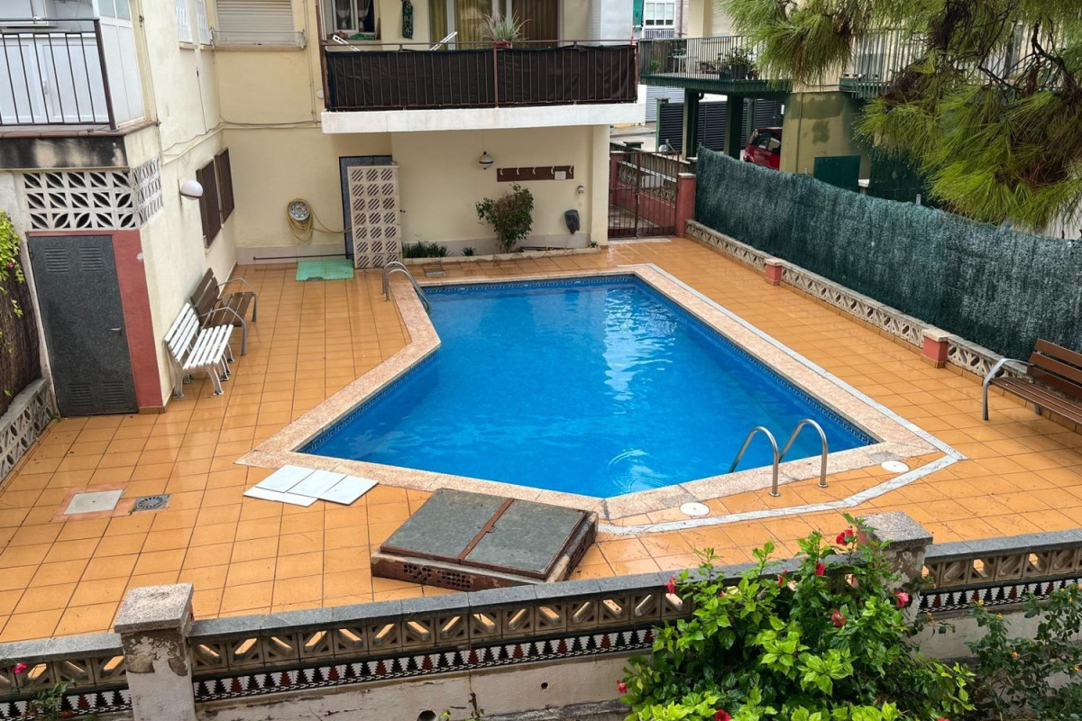 Продажа квартиры на Calle Joan Maragall, Калафель
photo 2