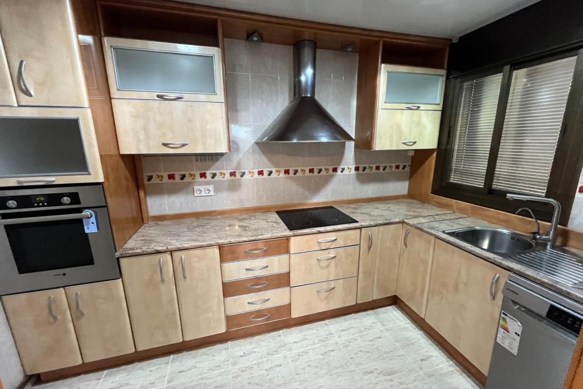 Продажа квартиры на Calle Joan Maragall, Калафель
photo 4