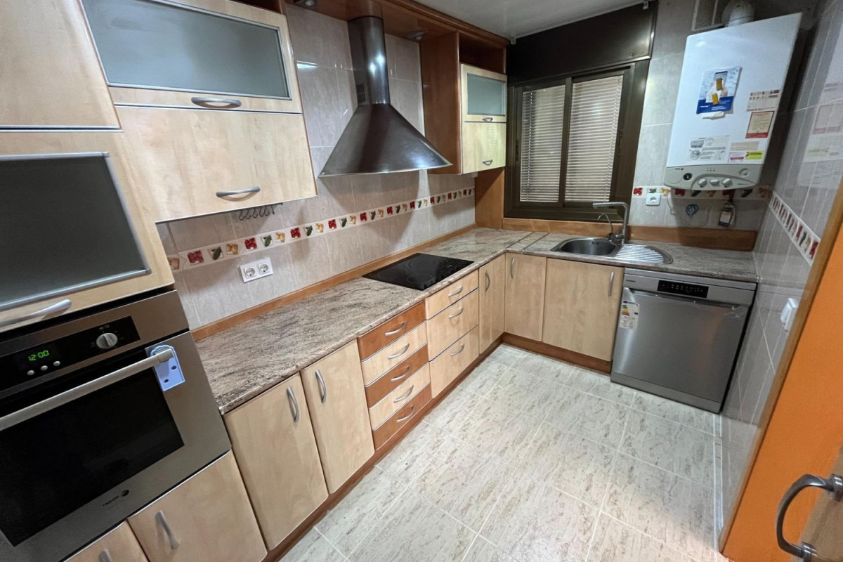 Продажа квартиры на Calle Joan Maragall, Калафель
photo 5