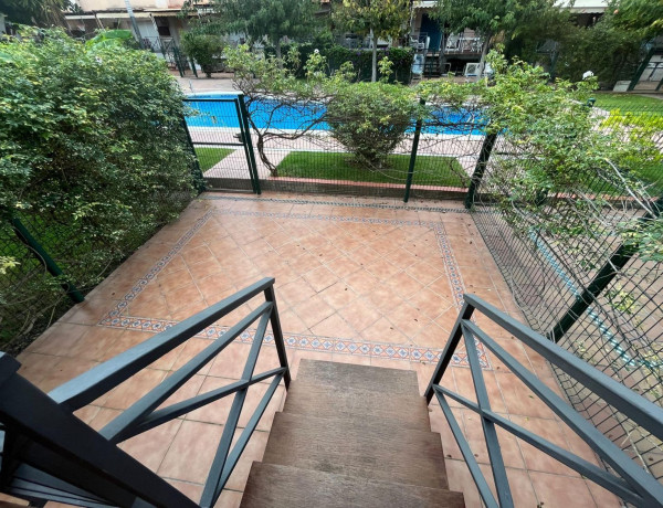 Chalet adosado en venta en  Calle de la Costa Daurada , El Vendrell photo 3