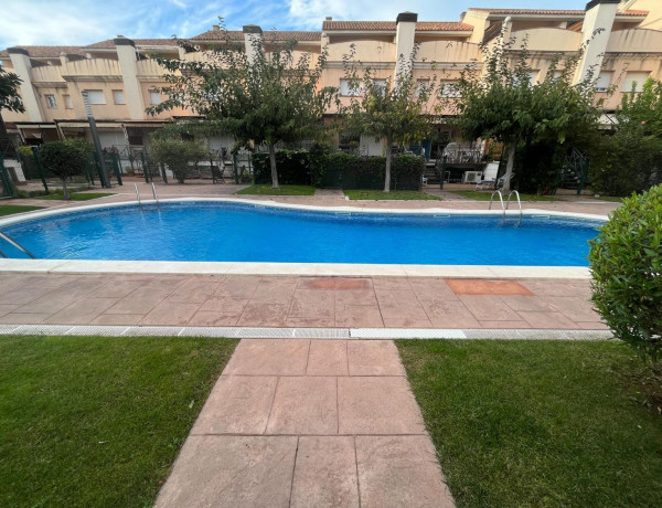 Chalet adosado en venta en  Calle de la Costa Daurada , El Vendrell photo 4