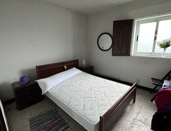 Chalet independiente en venta en , Castro de Rei thumbnail 2