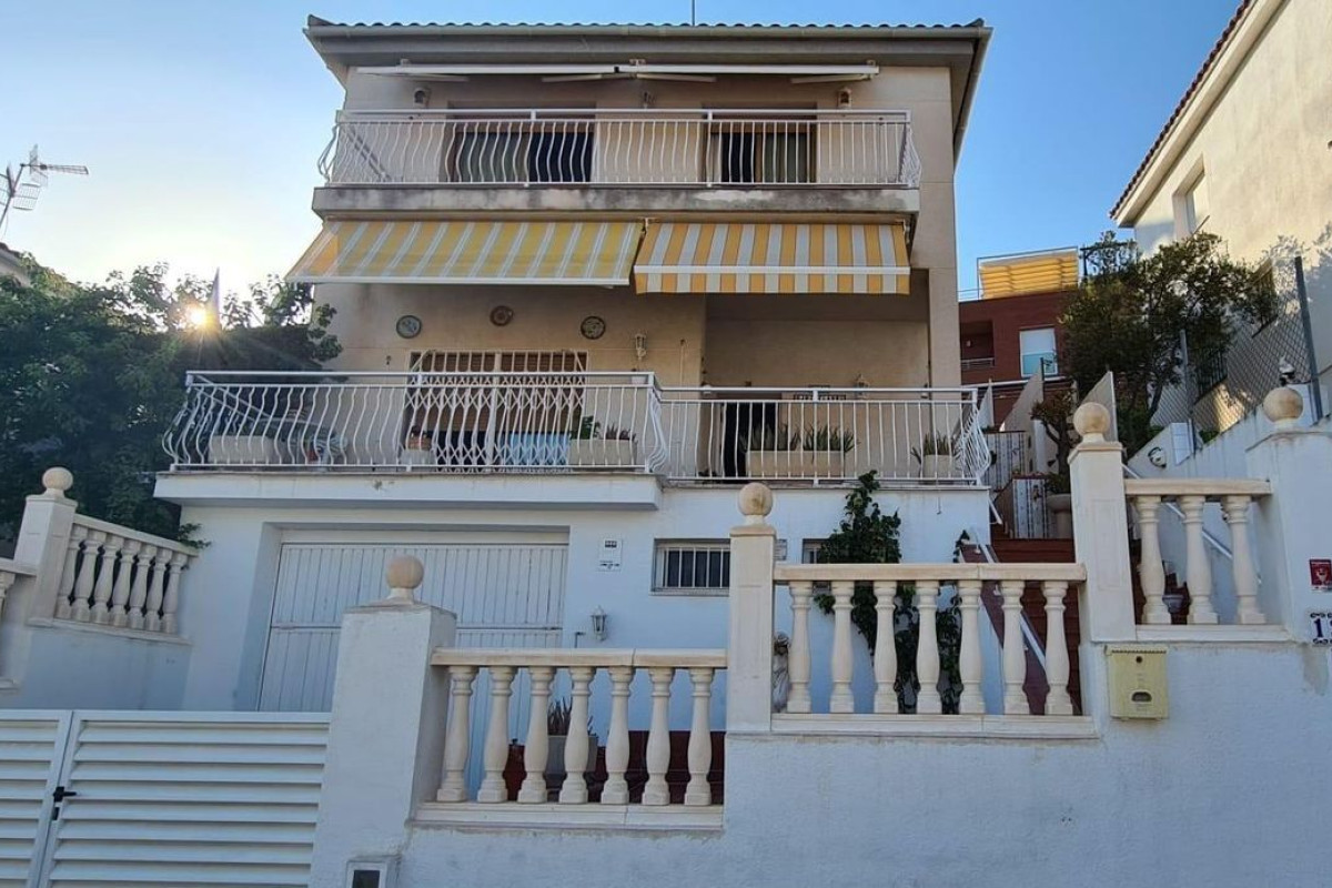 Sale of independent chalet in Segur de Calafell, Calafell
photo 4