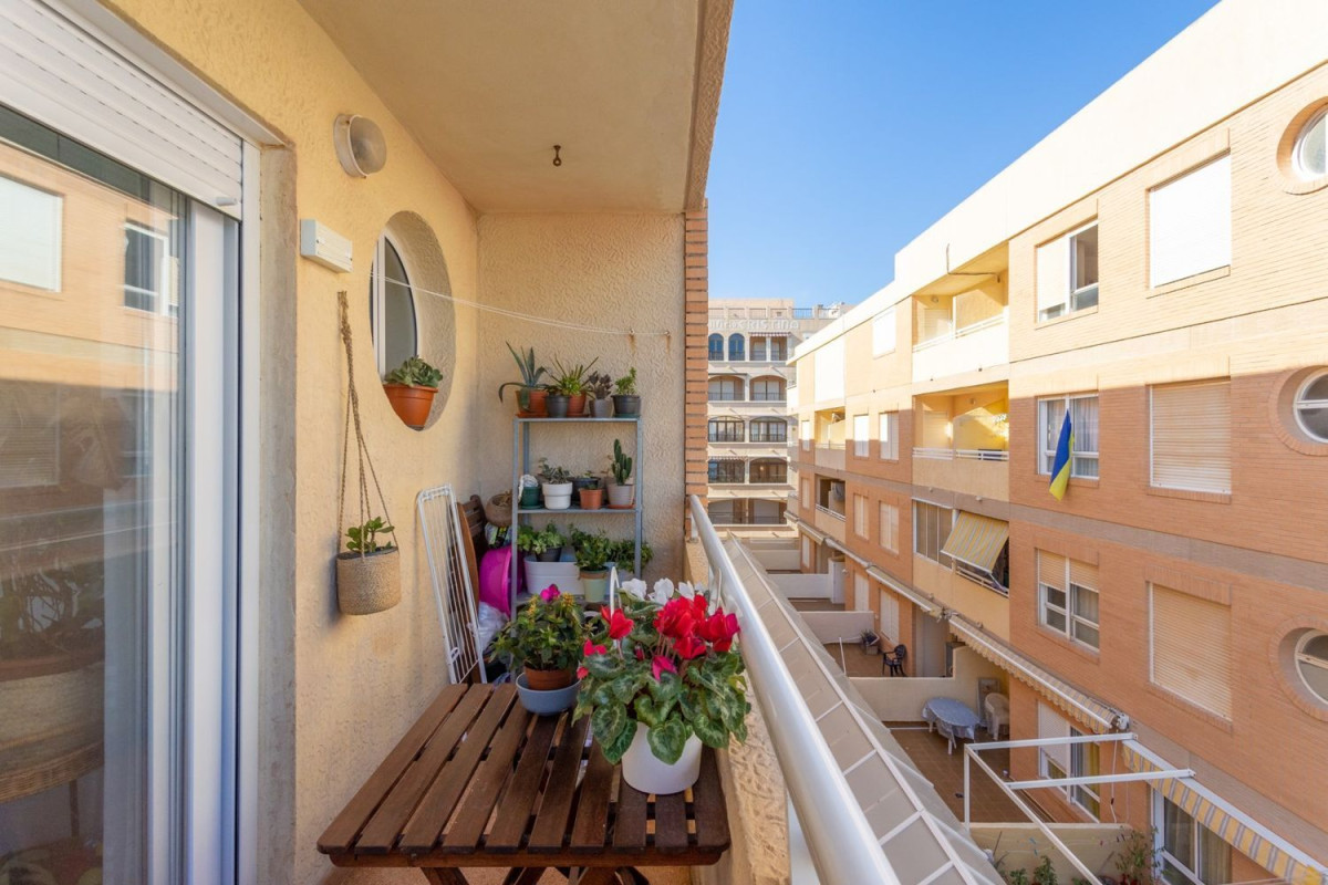 Venta de piso en Calle Azorín, Guardamar del Segura
photo 5