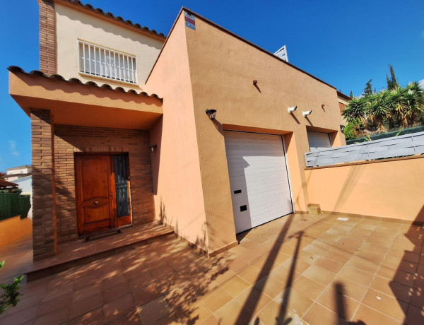 Chalet adosado en venta en  Segur de Calafell , Calafell photo 3