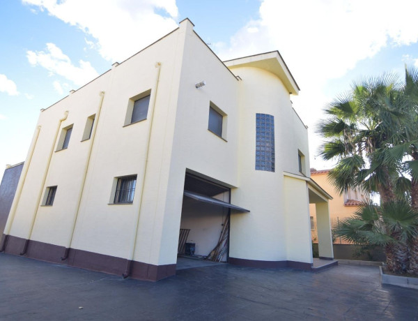 Chalet independiente en venta en  Calle Sant Cosme i Damià, El Vendrell photo 1