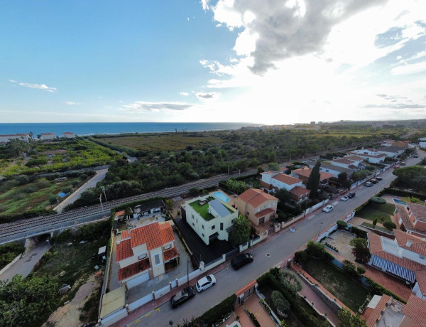 Chalet independiente en venta en  Calle Sant Cosme i Damià, El Vendrell photo 3