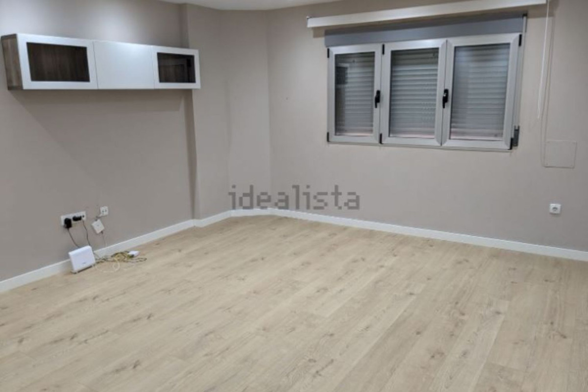 Sale of apartment in Av. de la Constitución, Valencia
photo 1