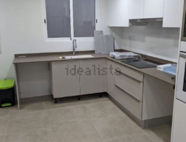 Piso en venta en  Av. de la Constitución, València photo 2